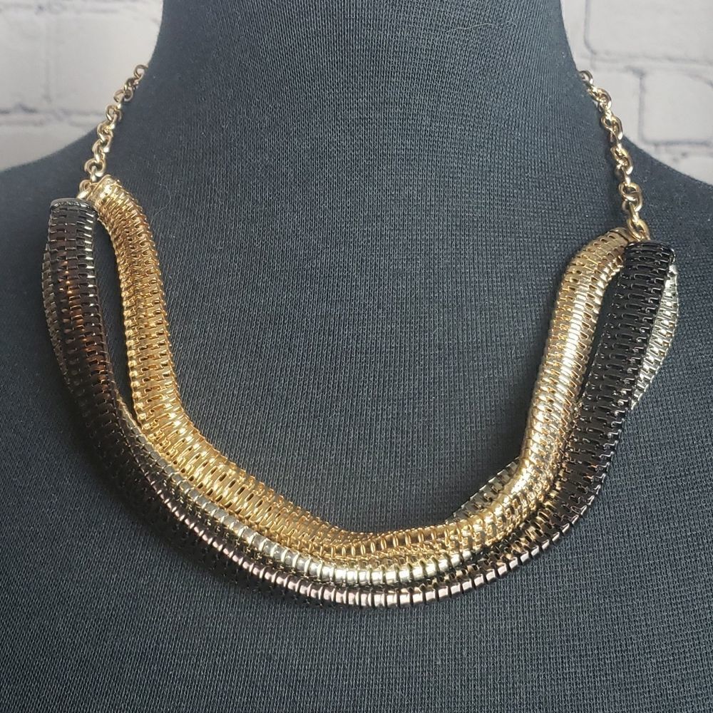 ‎Silver, Gold, and Black Chain Necklace